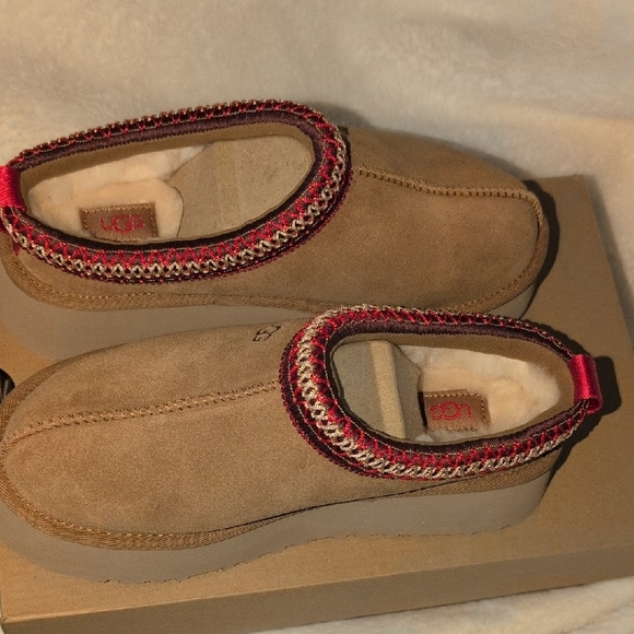 UGG Women's Footwear - Rich Tan - Picture 7 of 7